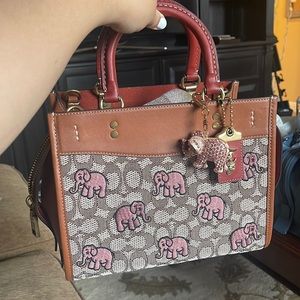 Coach Elephant Rogue 25